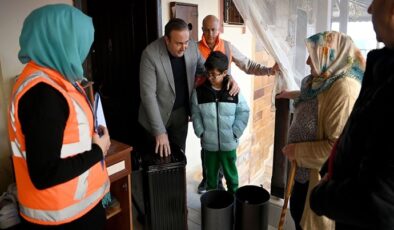KUŞADASI’NDA EVLER VE YÜREKLER DAYANIŞMA İLE ISINIYOR