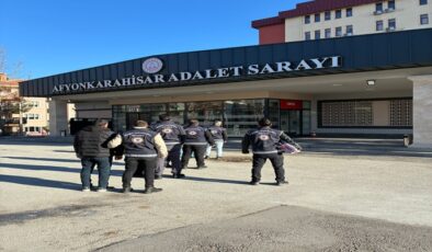 AFYON’DA 27 YABANCI UYRUKLU DÜZENSİZ GÖÇMEN YAKALANDI