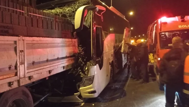 Anadolu Otoyolu’nda yolcu otobüsü TIR’a çarptı: 1 ölü, 3 yaralı