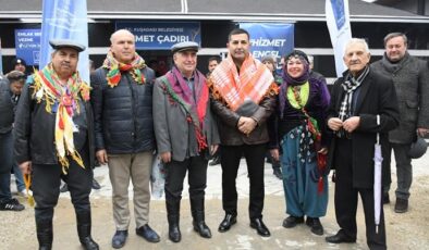 KUŞADASI BELEDİYESİ’NİN BİR KISMI HİZMET ÇADIRINDA ÇALIŞIYOR