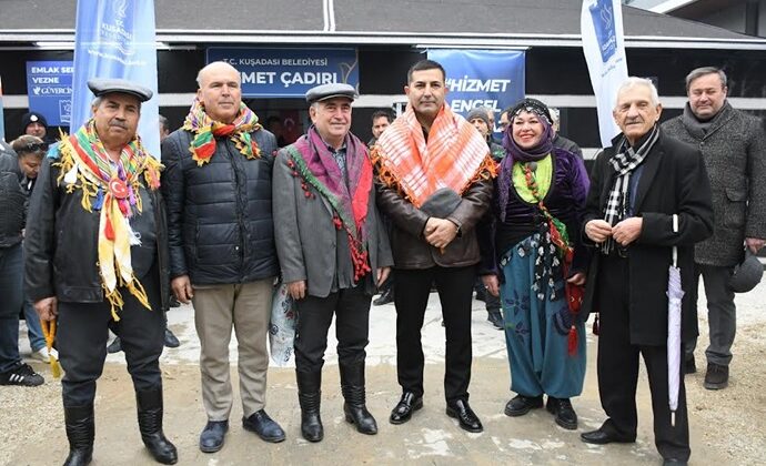 KUŞADASI BELEDİYESİ’NİN BİR KISMI HİZMET ÇADIRINDA ÇALIŞIYOR
