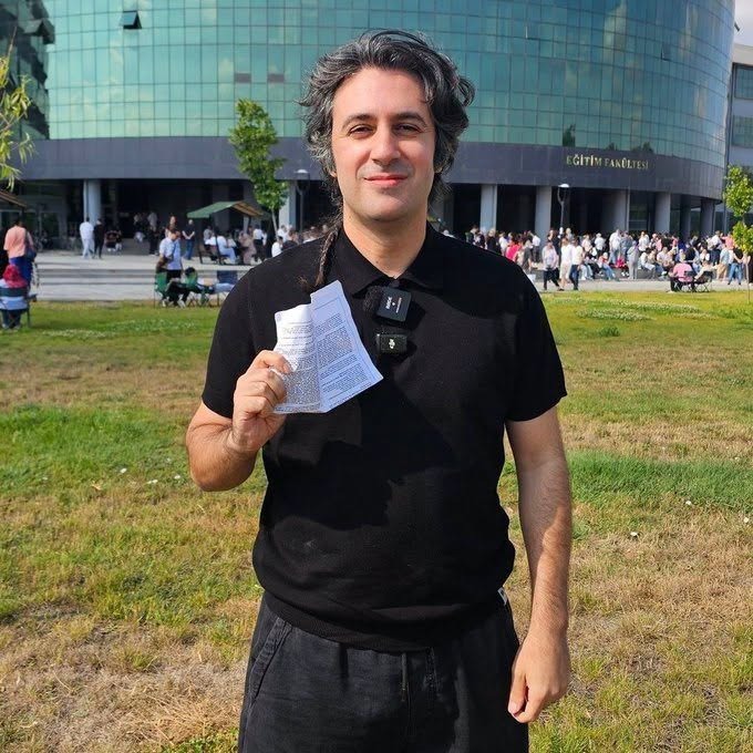 Akademisyenden YÖK’ün Dijital Gelir Sınırlandırması Kararına İstifa Tepkisi