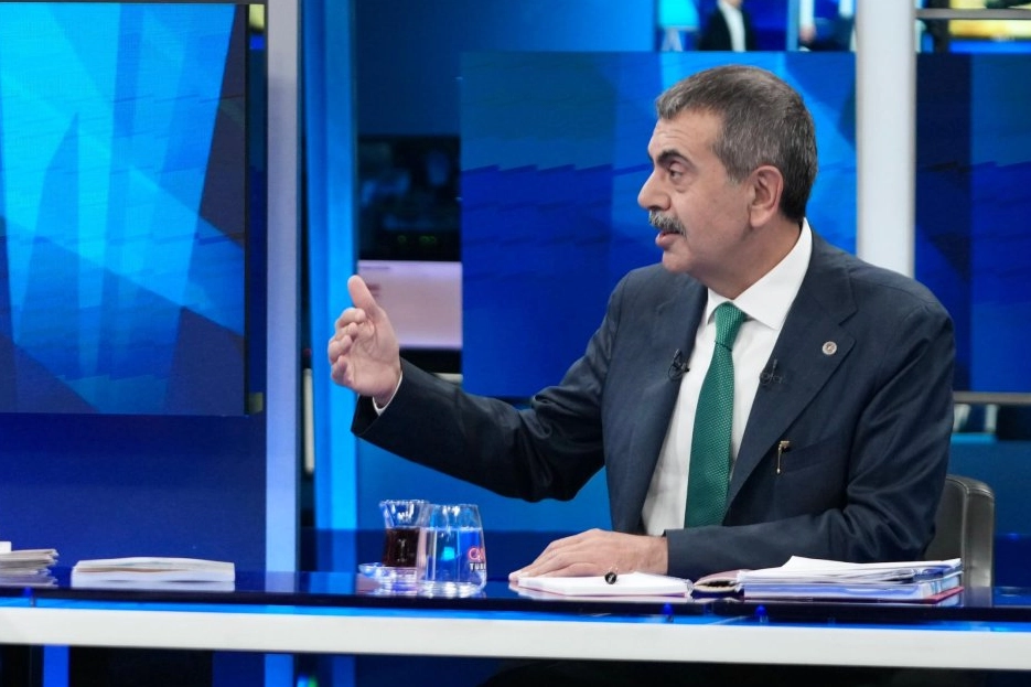 Bakan Yusuf Tekin’den Okullarda Kılık Kıyafet ve Memuriyet Vurgusu