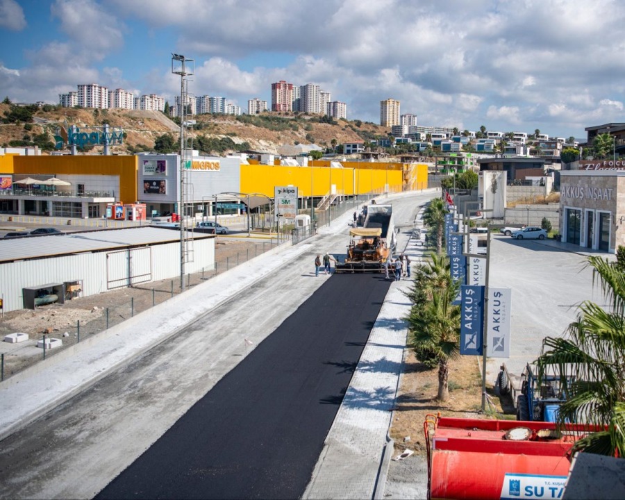 Kuşadası Belediyesi Değirmendere Mahallesi'nde Asfalt Çalışmalarına Hız Veriyor - Detay Görsel 1