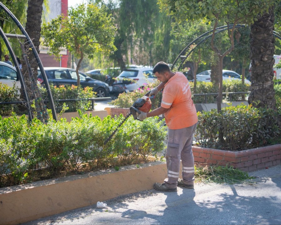 Kuşadası İnönü Bulvarı ve Kent Merkezindeki Derede Kapsamlı Temizlik Çalışması - Detay Görsel 3