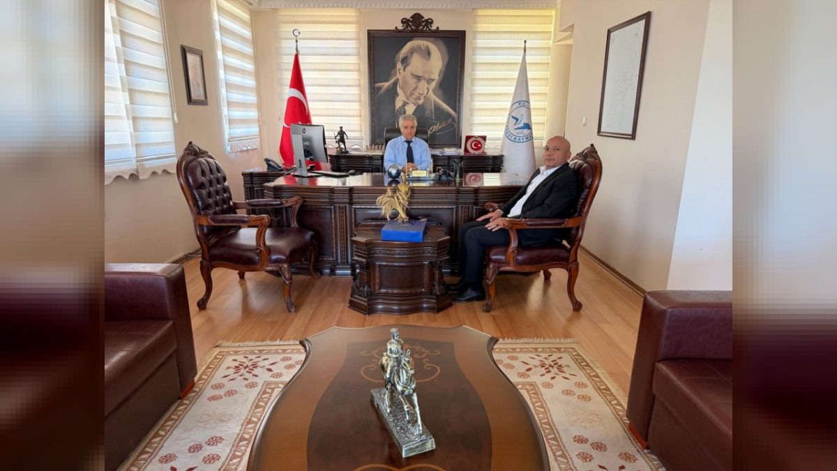İş İnsanı Ahmet Pelit’ten Kuşadası Kaymakamı İbrahim Keklik’e Anlamlı Nezaket Ziyareti