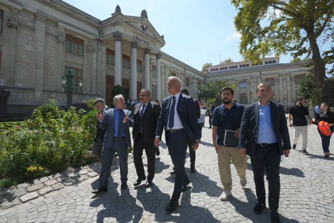 İstanbul Arkeoloji’de kapsamlı restorasyon sürüyor… Çinili Köşk’te 54 bin çiniye müdahale