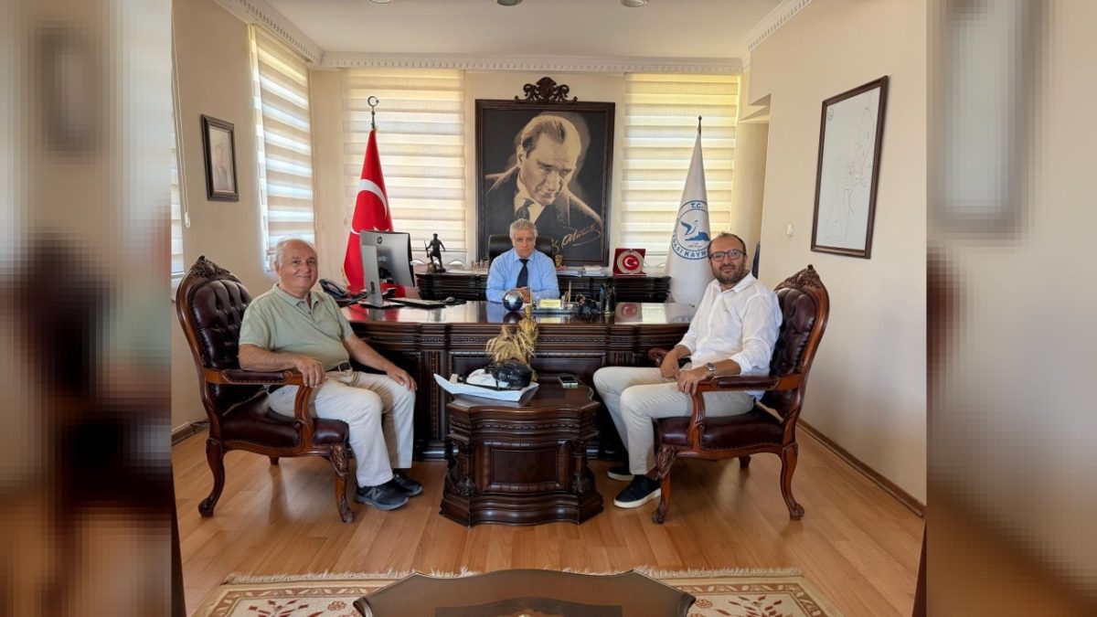 İzmir Konyalı Sanayici İş Adamları Derneği’nden Kuşadası Kaymakamı İbrahim Keklik’e Nezaket Ziyareti