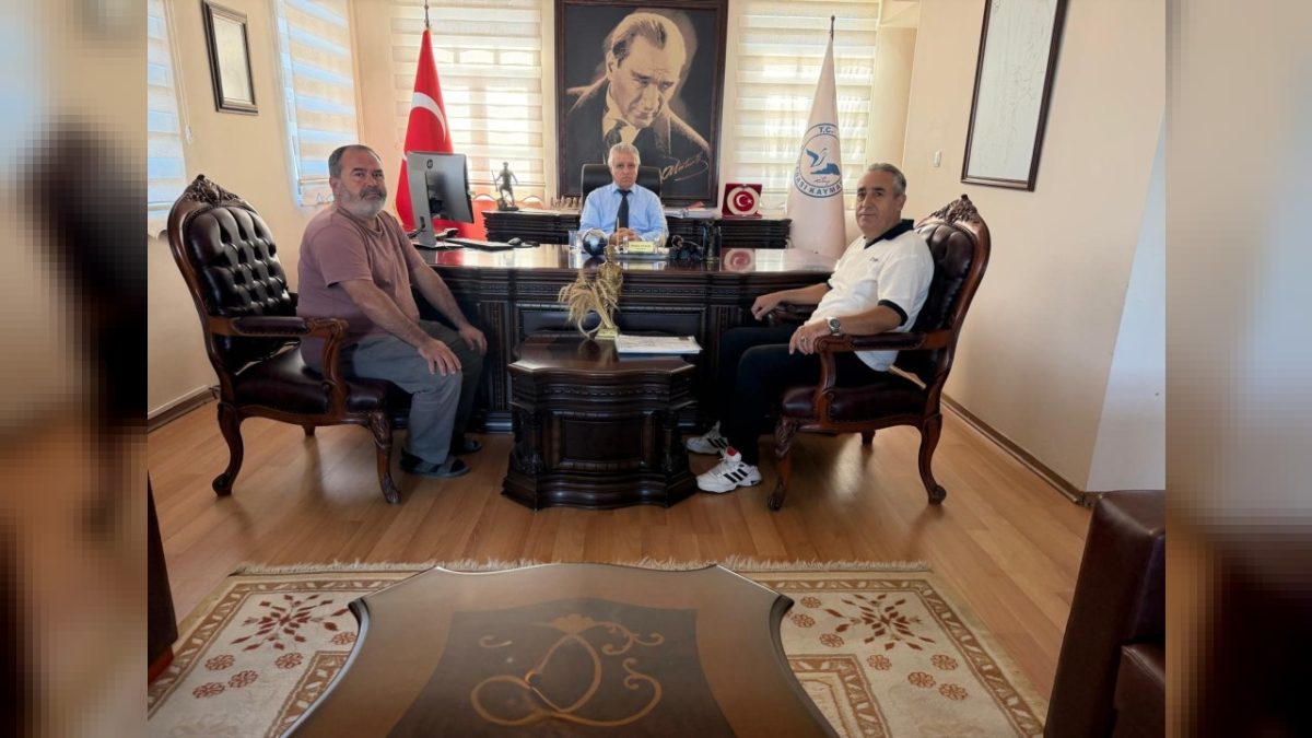 Kuşadası Adagöl Amatör Denizciler ve Balıkçılar Derneğinden Kaymakam İbrahim Keklik’e Makamında Anlamlı Ziyaret