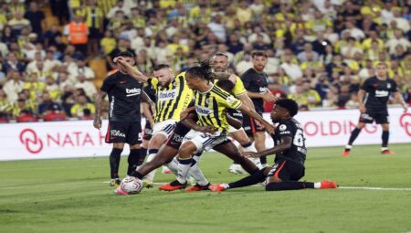 FENERBAHÇE HEM HAKEME HEM BEŞİKTAŞ’ A YENİLDİ 1-2