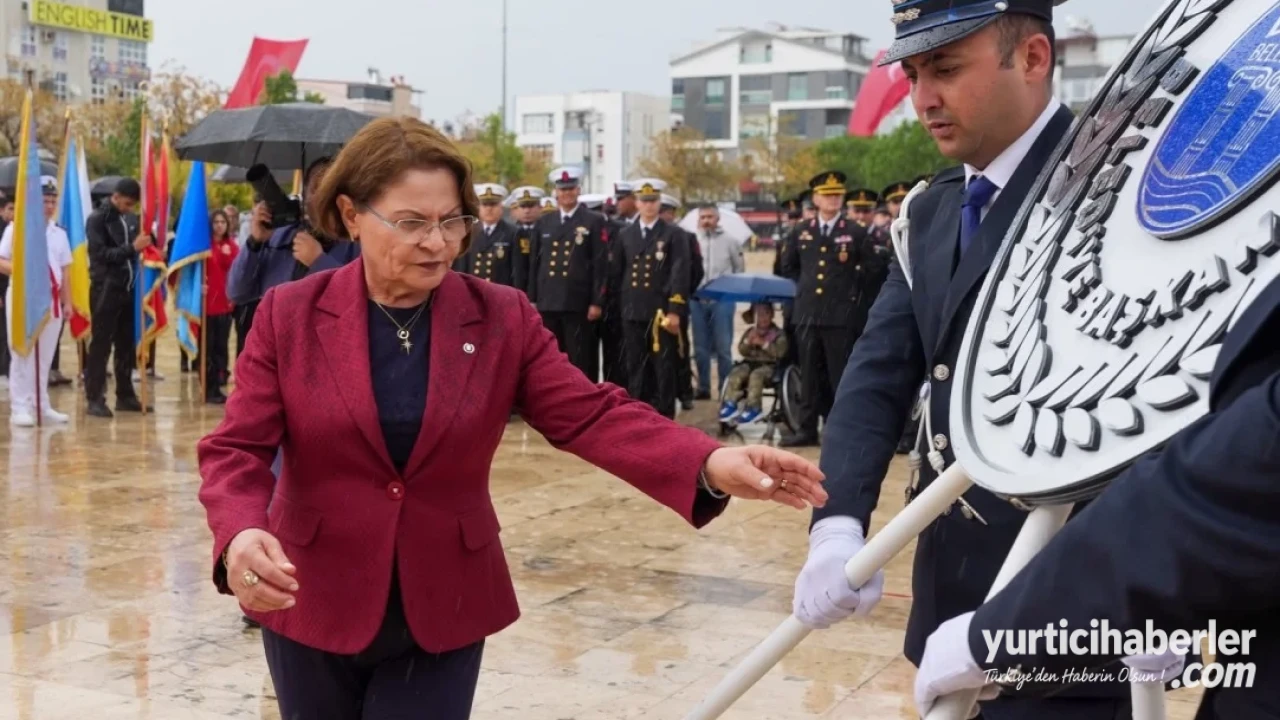 Didim'de Cumhuriyetimizin 103. Yıl Dönümü Coşkusu ve Çelenk Sunma Töreni - Detay Görsel 1