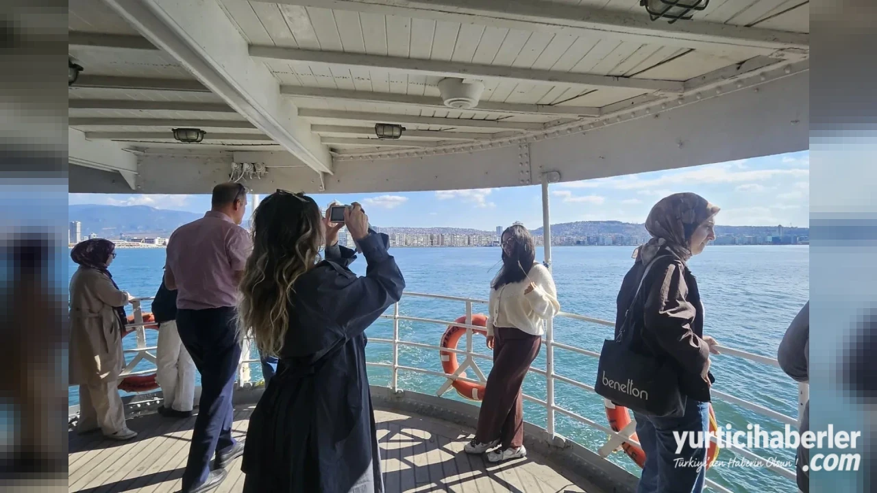 Bergama Vapuru İle İzmir Körfezi’nde Tarihe Yolculuk Sezonu Başladı
