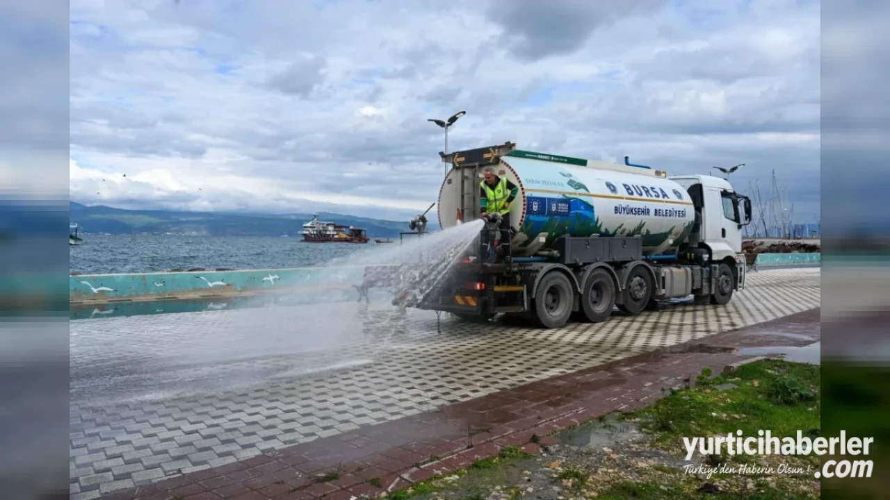 Bursa Büyükşehir Belediyesi Tirilye Sahilinde Sel Felaketinin İzlerini Hızla Sildi