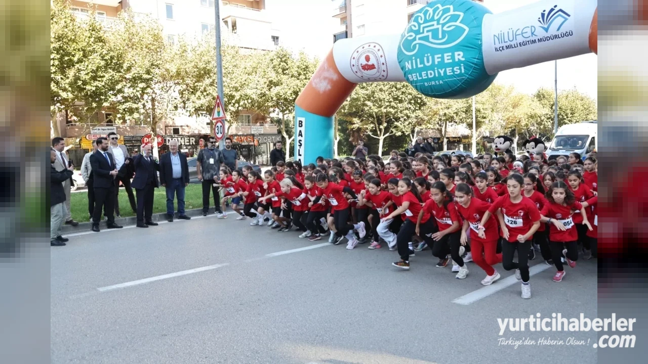Bursa Nilüferde Bin Yedi Yüz Kırk Dokuz Öğrenci Cumhuriyet İçin Koştu