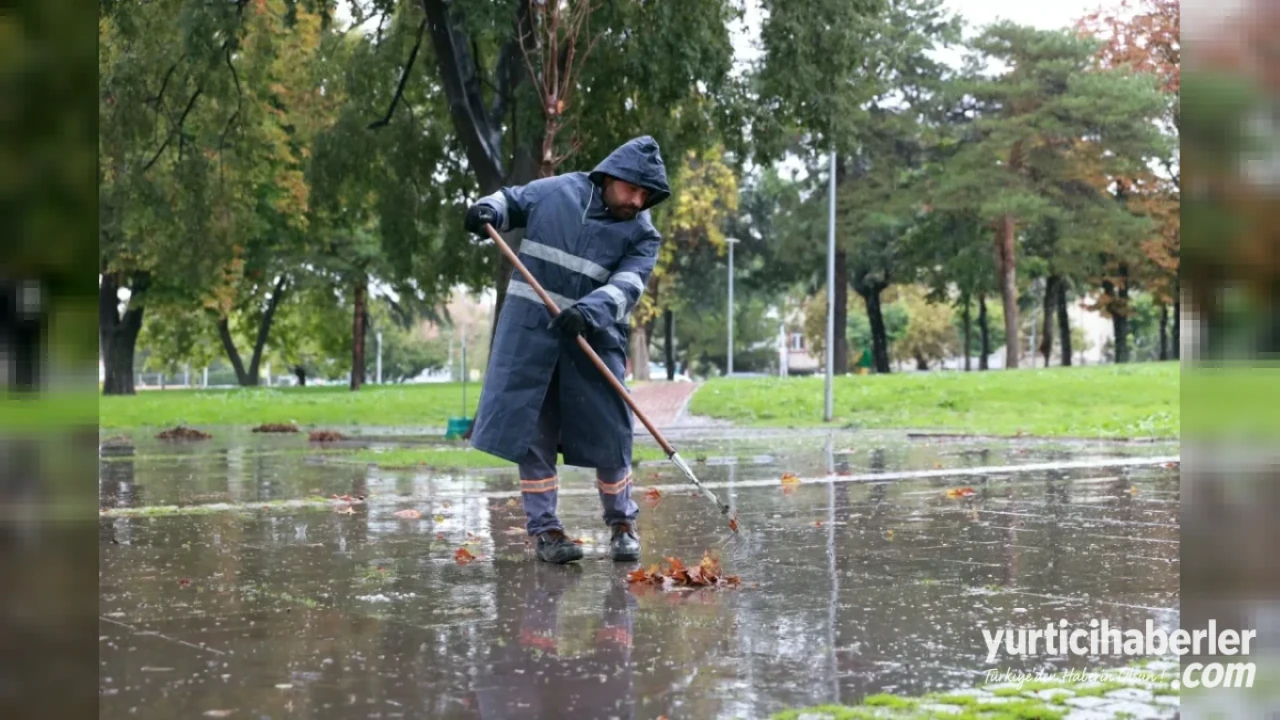Bursa Osmangazi’de park ve yeşil alanlarda yoğun mesai