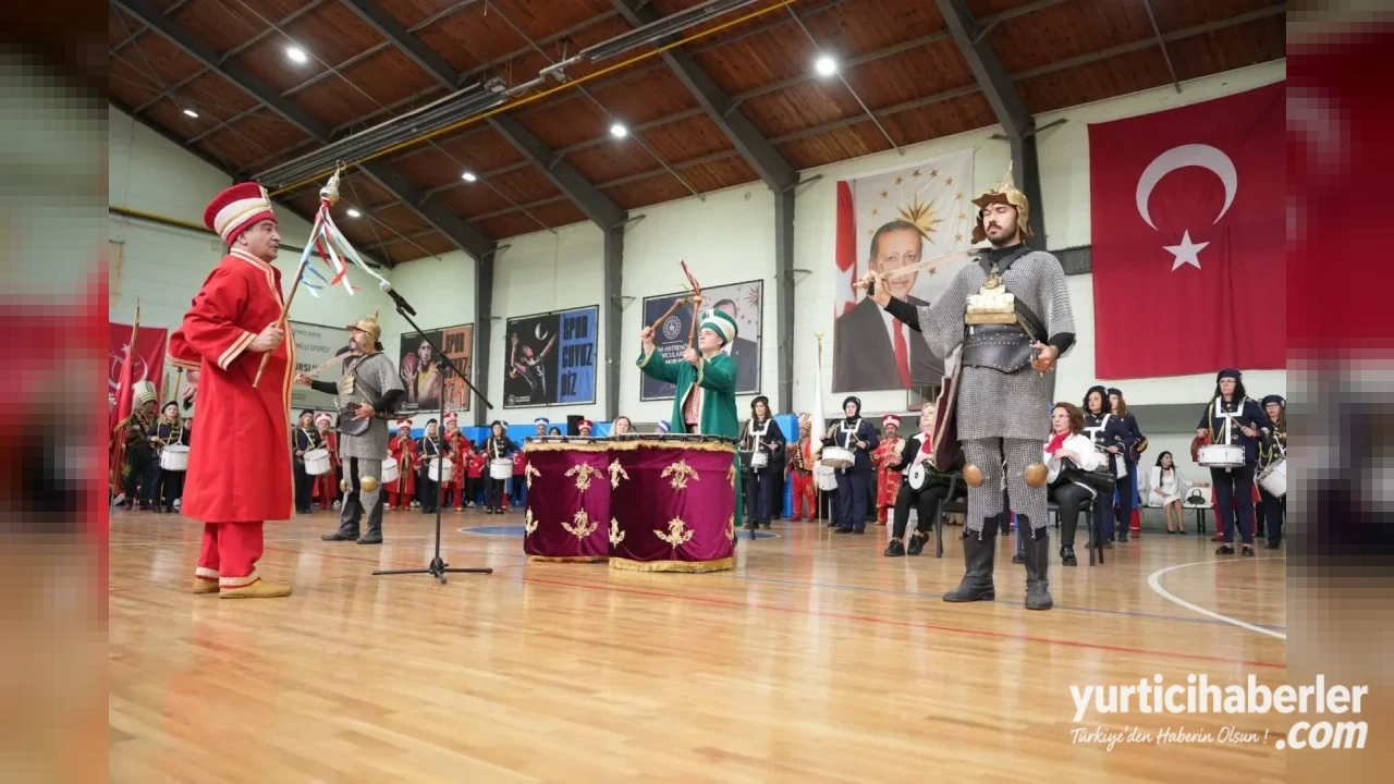 Bursa Yenişehirde 29 Ekim Cumhuriyet Bayramı Coşkusu Salonlara Sığmadı