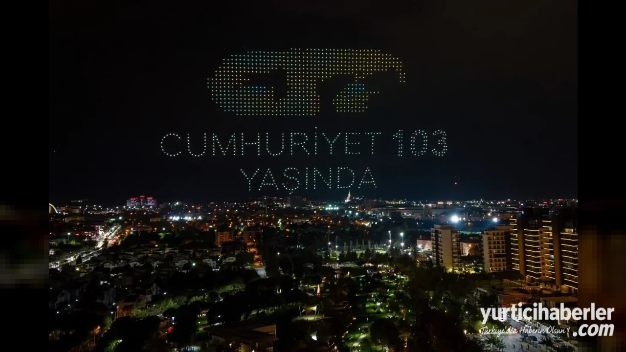 Manisada Cumhuriyetin 103üncü Yılı Bin Dronela Gökyüzünde Aydınlandı