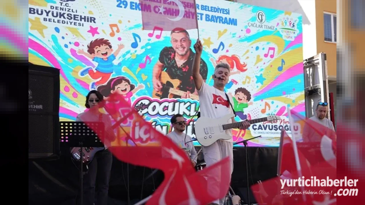 Denizli Büyükşehir Belediyesinden Okullarda Unutulmaz Cumhuriyet Coşkusu Kutlaması