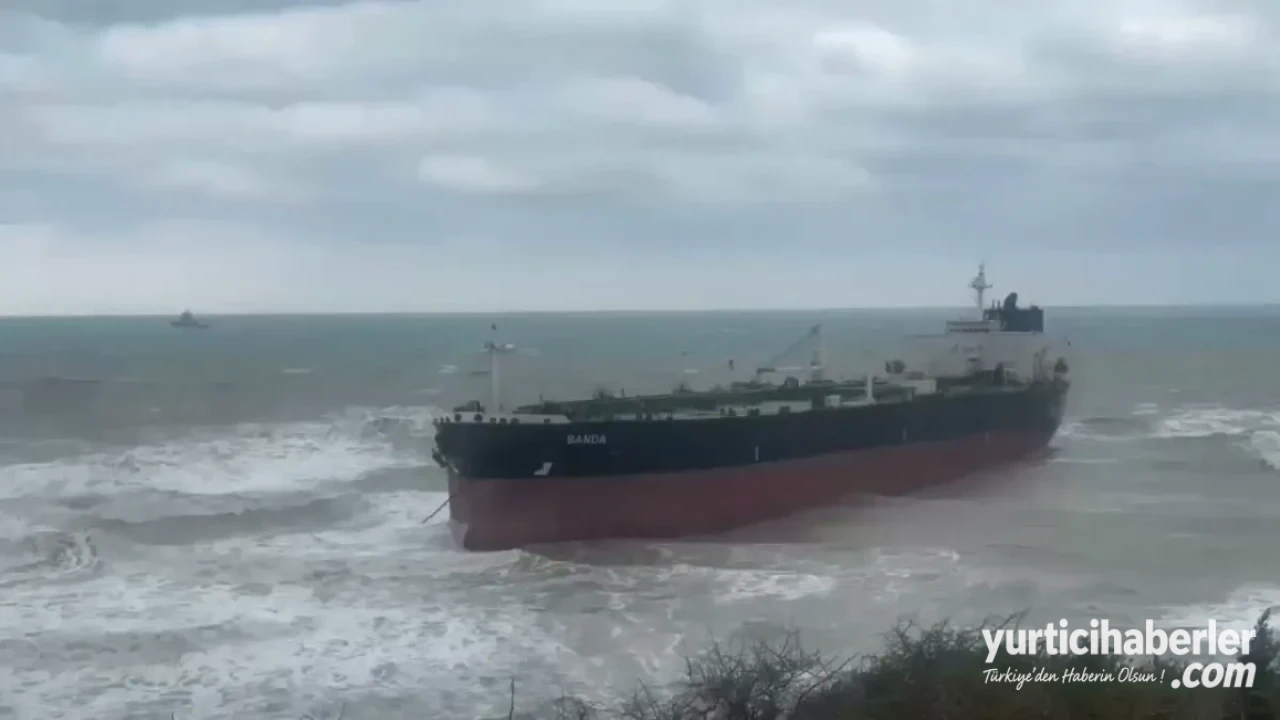 Karadeniz’de Karaya Oturan Liberya Bayraklı Banda Tankeri Kurtarıldı