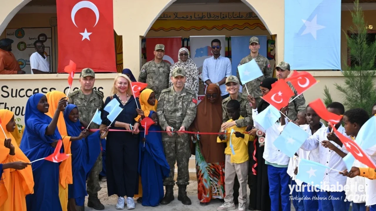 Somali Türk Görev Kuvveti'nden Eğitime Destek: Mogadişu'da Yenilenen Derslikler Açıldı - Detay Görsel 2