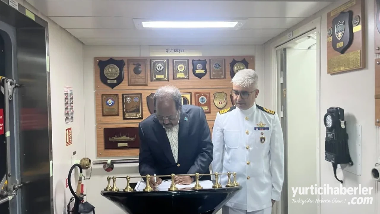 Somali Cumhurbaşkanı Hasan Şeyh Mahmud'dan Deniz Kuvvetleri Unsurlarına Ziyaret - Detay Görsel 2