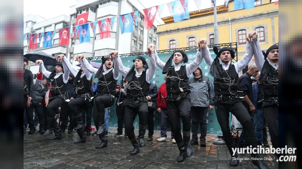 Trabzon Gastronomi Festivali Coşkulu Kortej Yürüyüşü Ve Horonla Başladı