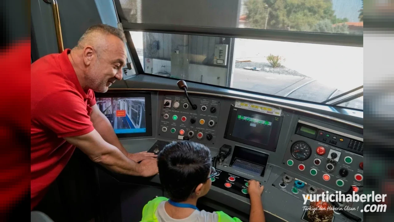 İzmir Metrosunda Hayaller Gerçek Oldu Minik Emirhan Kabinde Sürpriz Yaşadı