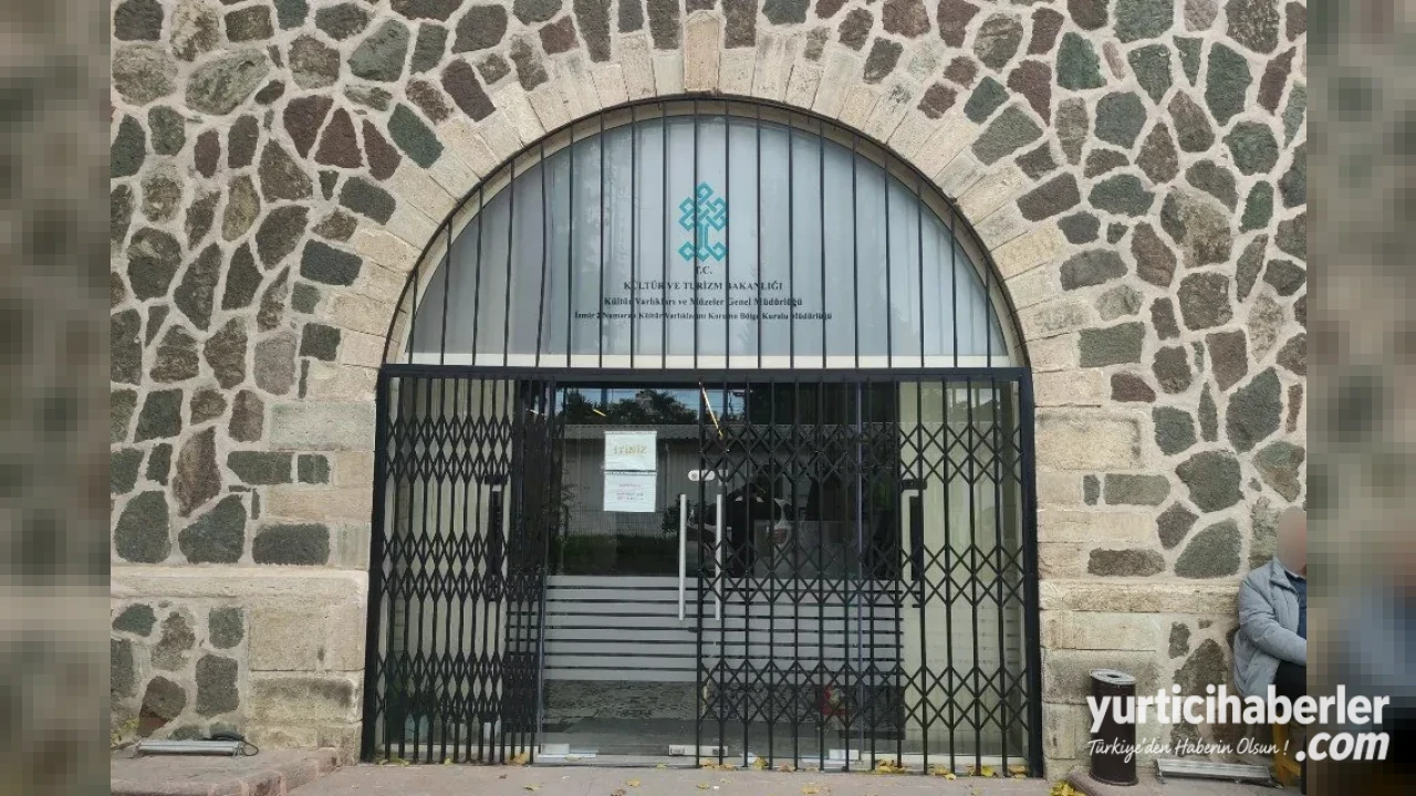 İzmir’de Tarihi Operasyon: İki Bin Yıllık Mermer Zeus Heykel Başı Ele Geçirildi