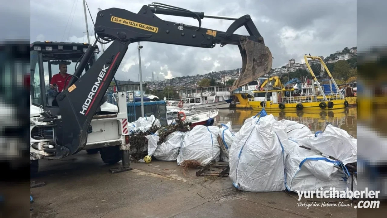 İzmit Körfezi’nde Yağış Sonrası Büyük Temizlik Mesaisi: 10 Kamyon Atık Toplandı
