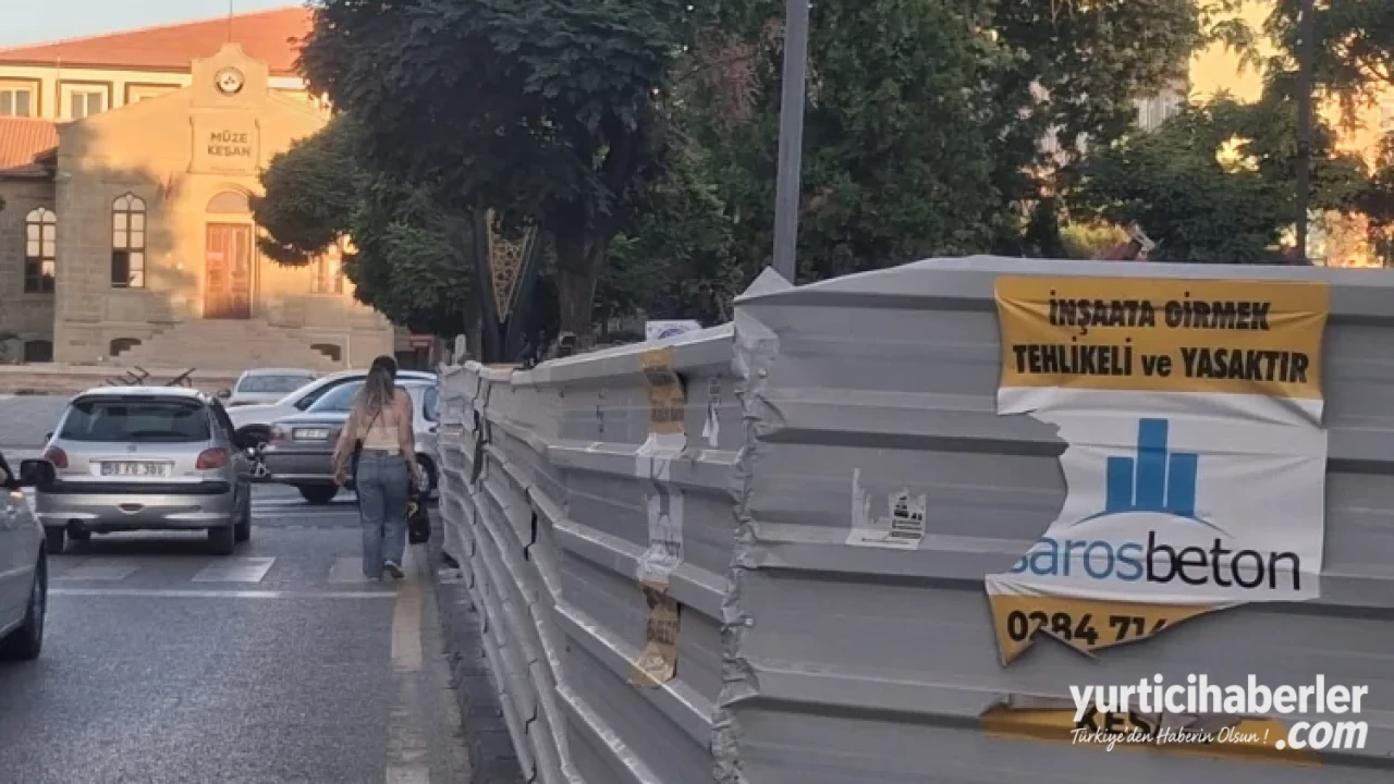 Keşan Hastane Caddesi'ndeki İnşaat Kaldırım İşgali Son Buldu Yayalar Rahat Nefes Aldı - Detay Görsel 2
