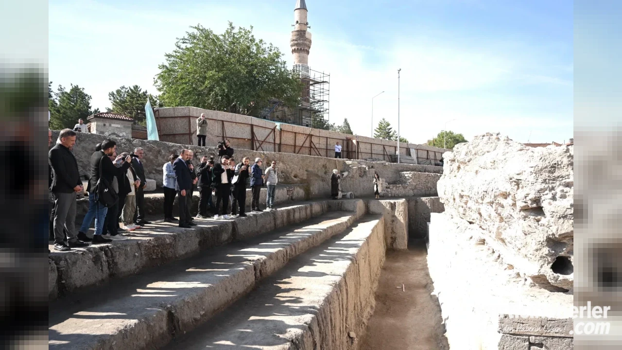 Konya Büyükşehir Belediyesi Larende Bölgesindeki Tarihi Hazineyi Gün Yüzüne Çıkarıyor