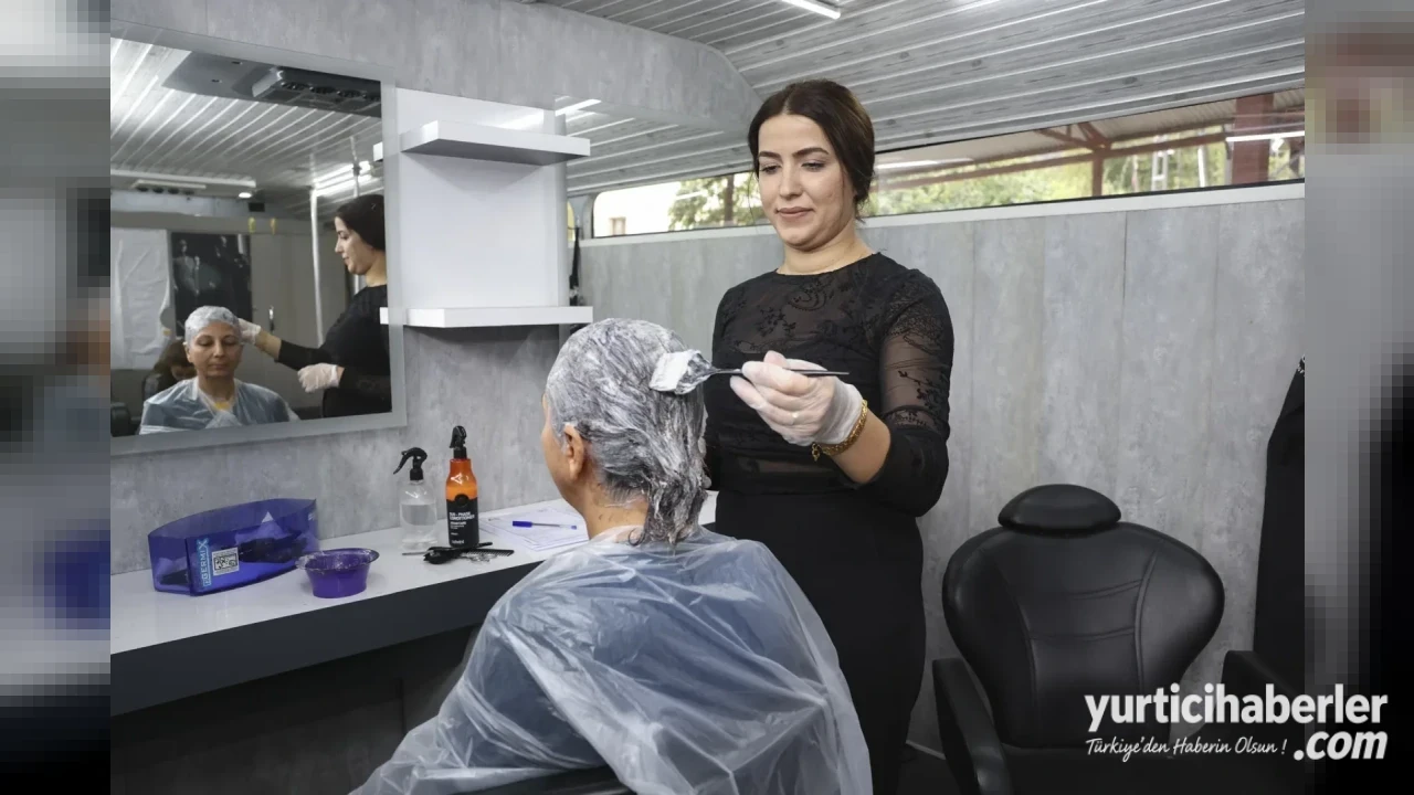 Mersin Büyükşehir Belediyesinin Mobil Kuaför Hizmeti Kırsalda Yüzleri Güldürüyor