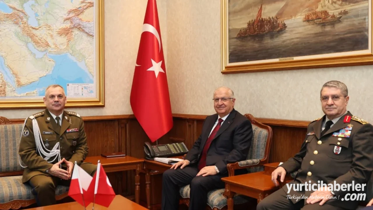 Millî Savunma Bakanı Yaşar Güler, Genelkurmay Başkanı Orgeneral Selçuk Bayraktaroğlu’nun davetlisi olarak Ankara’ya gelen... - Görsel 4