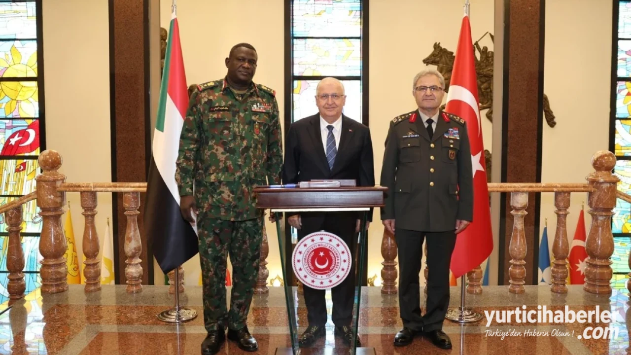 Millî Savunma Bakanı Yaşar Güler, Sudan Kara Kuvvetleri Komutanı’nı Ankara’da Kabul Etti - Detay Görsel 1