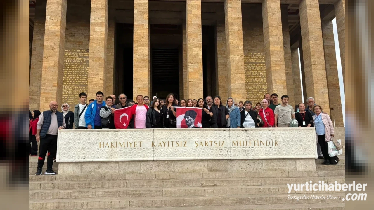 Bursa Engelsiz Yaşam Derneği ve BUGES Üyelerinden Anıtkabir’e Duygusal Ziyaret