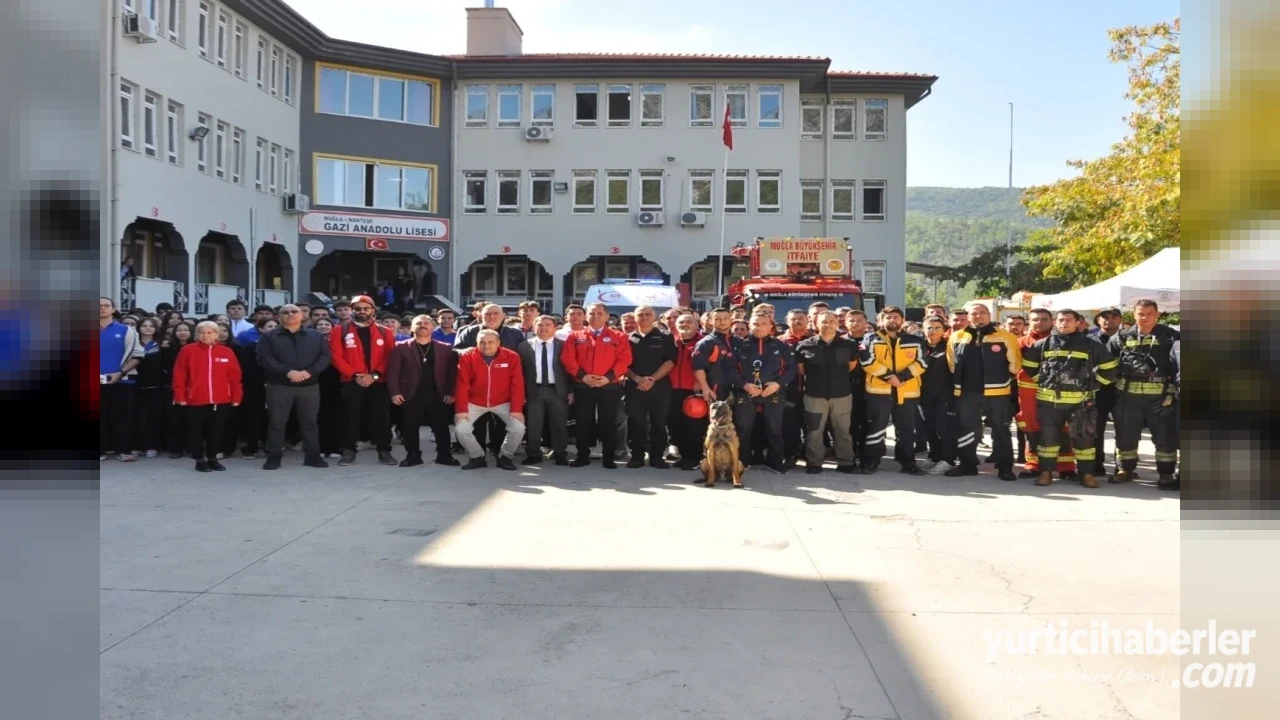 Muğla da Kurtarma Ekiplerinden Okulda Gerçeği Aratmayan Yangın Tatbikatı