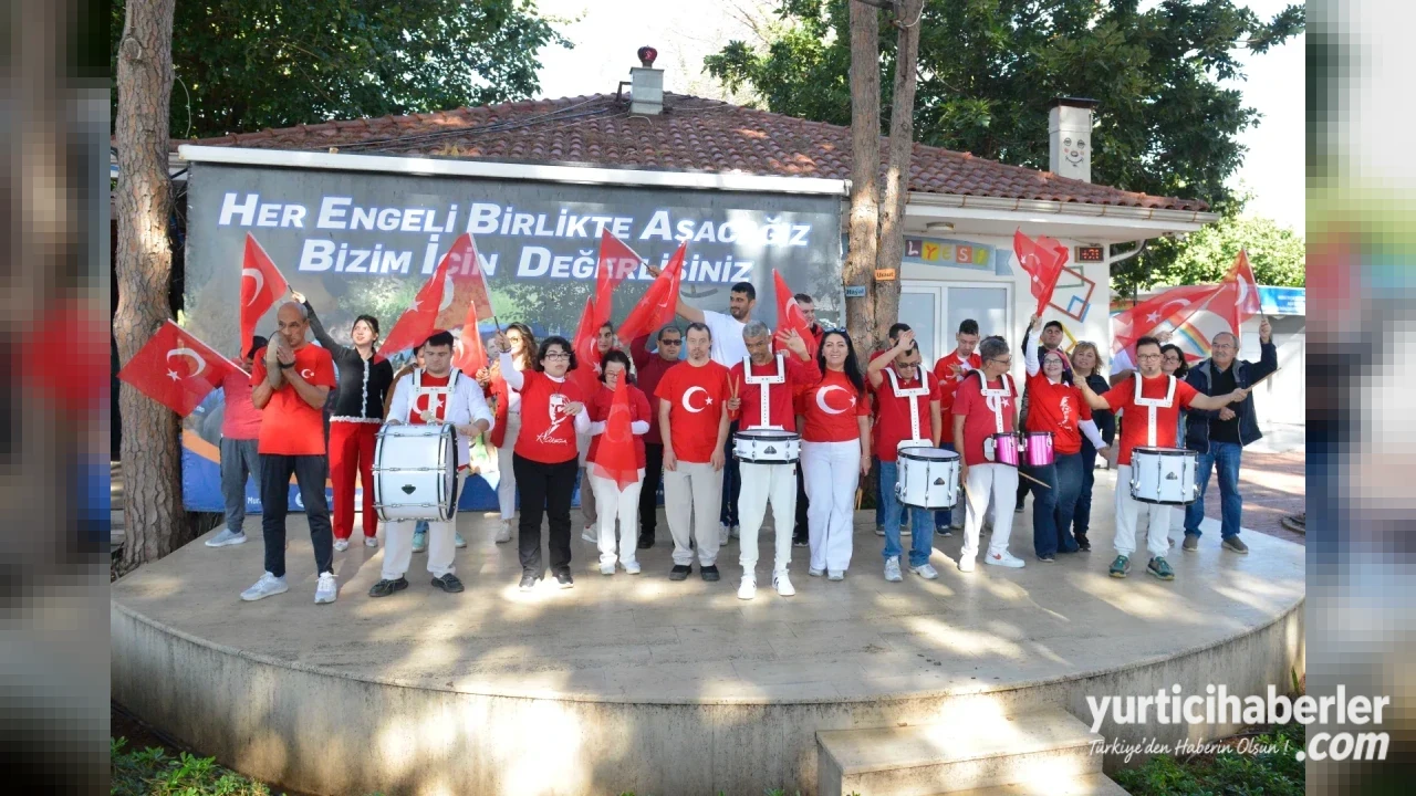 Özel Gereksinimli Bireylerden Antalya’da Unutulmaz Cumhuriyet Bando Gösterisi