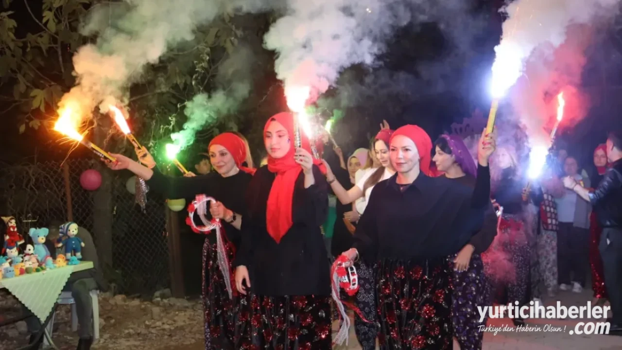 İzmit’te Düzenlenen Geleneksel Pat Pat Festivali Şalvar Gecesi ile Coşkulu Başladı