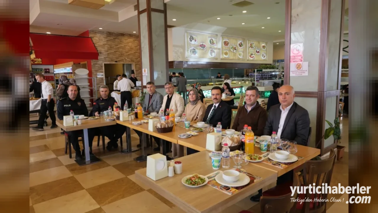 Sandıklı Belediye Başkan Vekilimiz Sevim Ulusoy, 19 Ekim Muhtarlar Günü kapsamında düzenlenen programa katıldı.