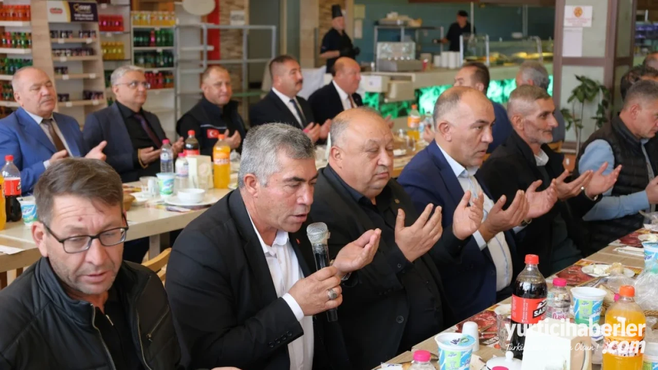 Sandıklı Belediye Başkan Vekilimiz Sevim Ulusoy, 19 Ekim Muhtarlar Günü kapsamında düzenlenen programa katıldı. - Detay Görsel 3