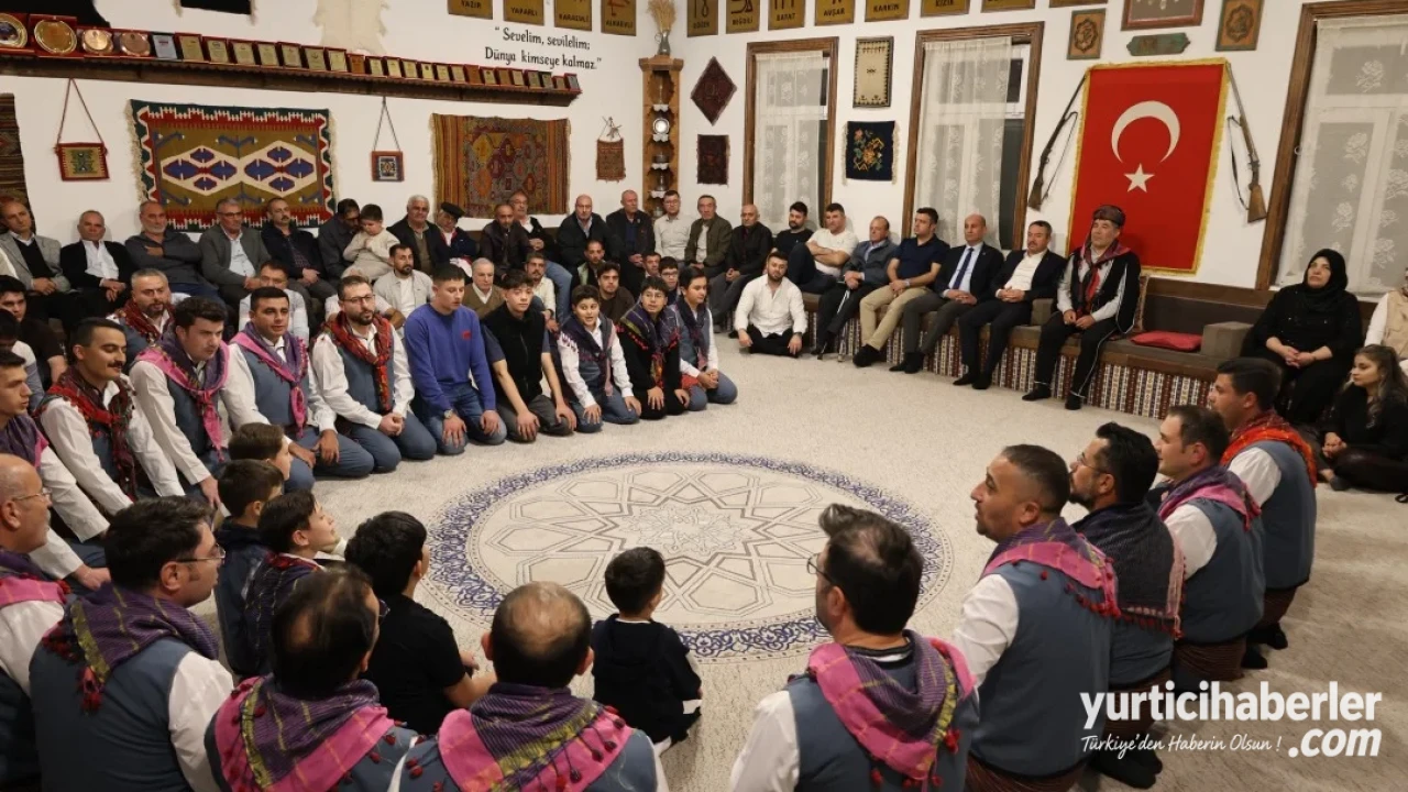 Sandıklı'da Düzenlenen Yaren Gecesi'nde Şehit ve Gazi Aileleri Bir Araya Geldi - Detay Görsel 1