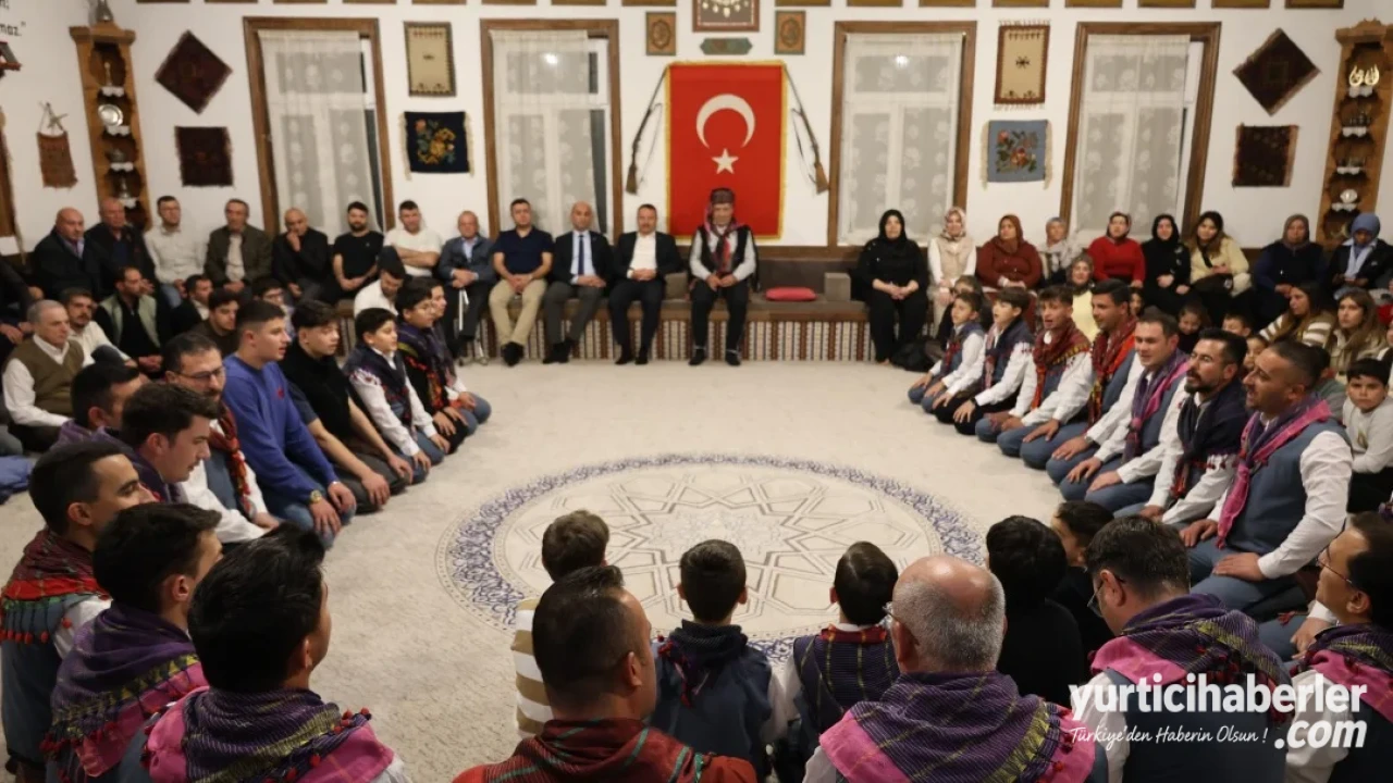 Sandıklı'da Düzenlenen Yaren Gecesi'nde Şehit ve Gazi Aileleri Bir Araya Geldi - Detay Görsel 3