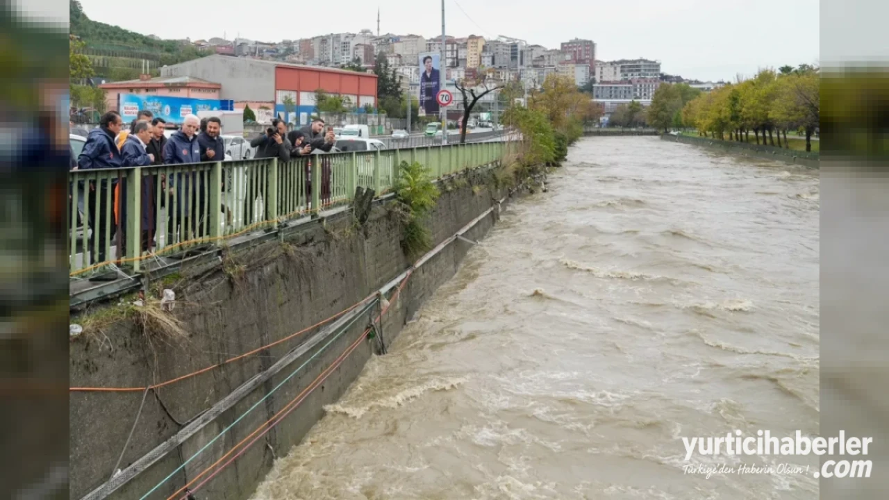 İstanbul Valisi Davut Gül Kağıthane’de Sağanak Yağış Sonrası İncelemelerde Bulundu