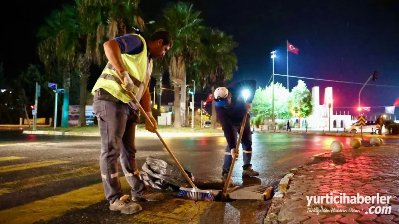 Didim Belediyesi'nden Yağmur Suyu Önlemi: Rögar ve Izgaralar Temizlendi - Detay Görsel 2