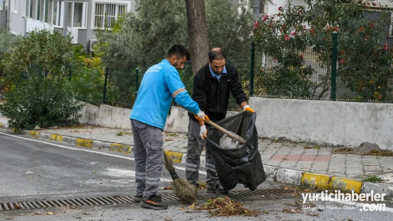 Kuşadası Belediyesi'nden Yağışlar Öncesi Kritik Mazgal ve Altyapı Temizlik Seferberliği - Detay Görsel 1