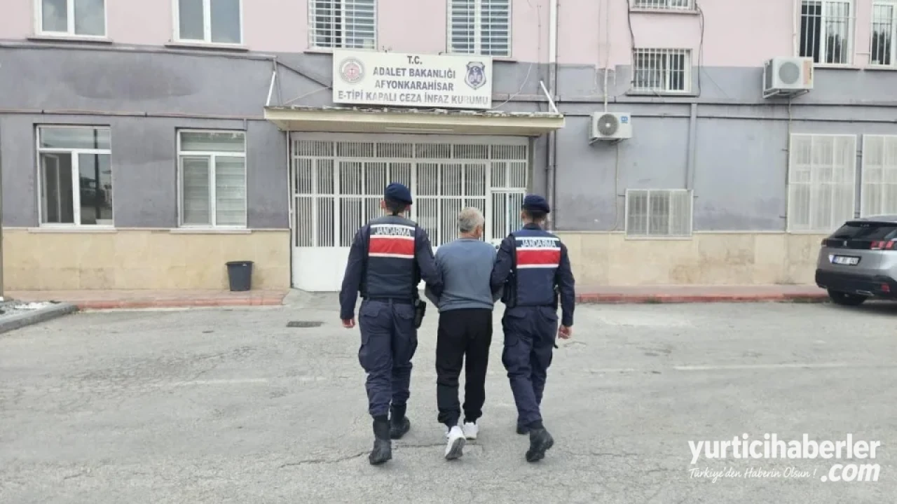 Jandarma 19 Yıl 5 Ay 7 Gün hapis cezası olan aranan şahsı yakaladı.