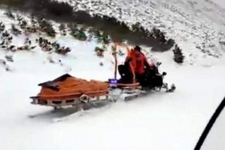 Erzurum’da hamile kadının yardımına JAK’lar yetişti