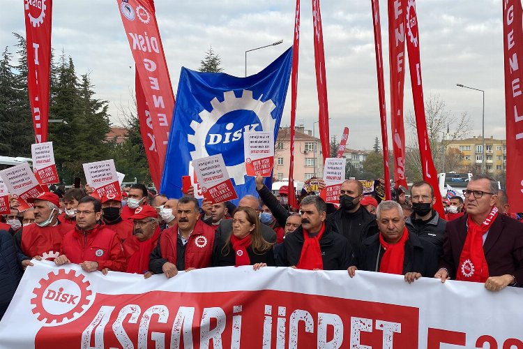 DİSK: “Sefalet değil, geçinecek ücret istiyoruz”