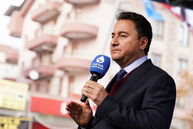 Babacan: “Darbe dönemindeyken ekonomi böyle batmamıştı”