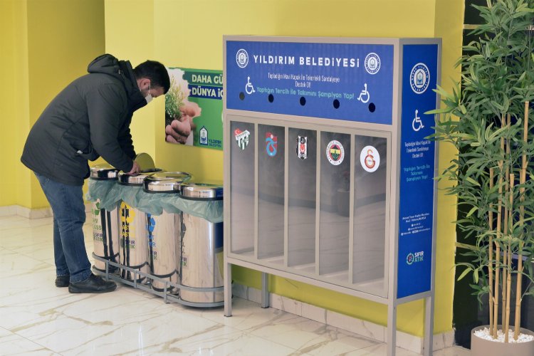 Bursa Yıldırım’da hem takımına hem vatandaşa destek